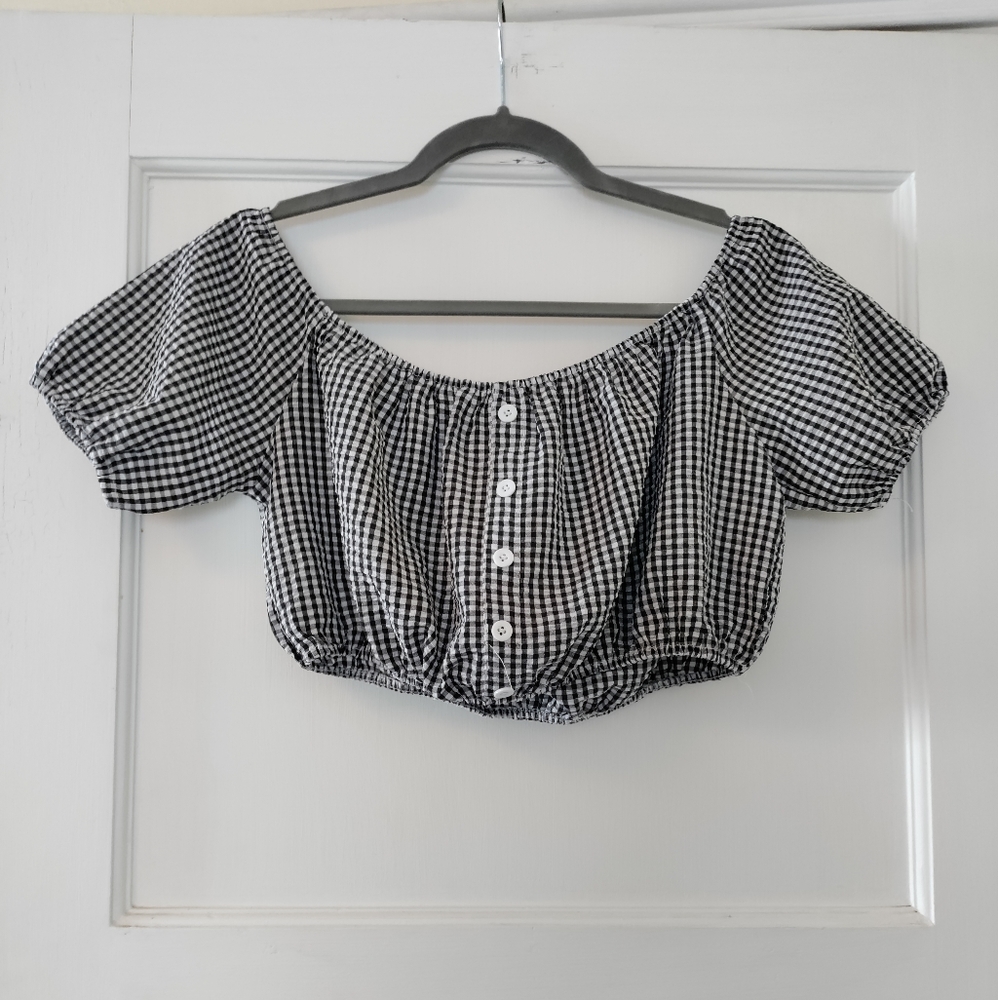 SOLD ✨ 5/$15 Off the shoulder Gingham Crop Top - Picture 1 of 1